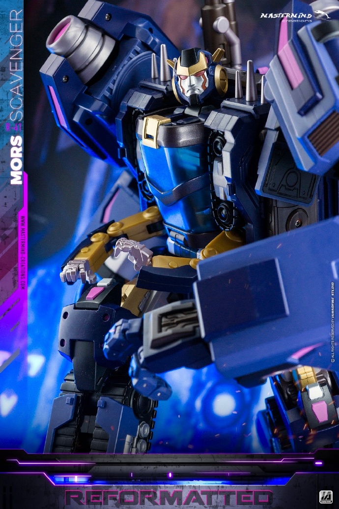Mastermind Creations R-43 Mors Toy Photograpy by IAMNOFIRE